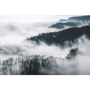 Berge und Wolken verschmelzen 