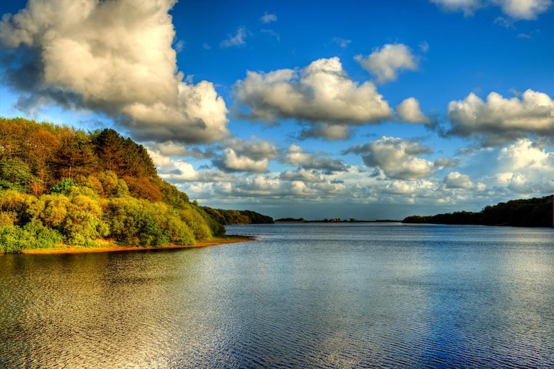 Blick auf ein See Fototapete wallpaper mural